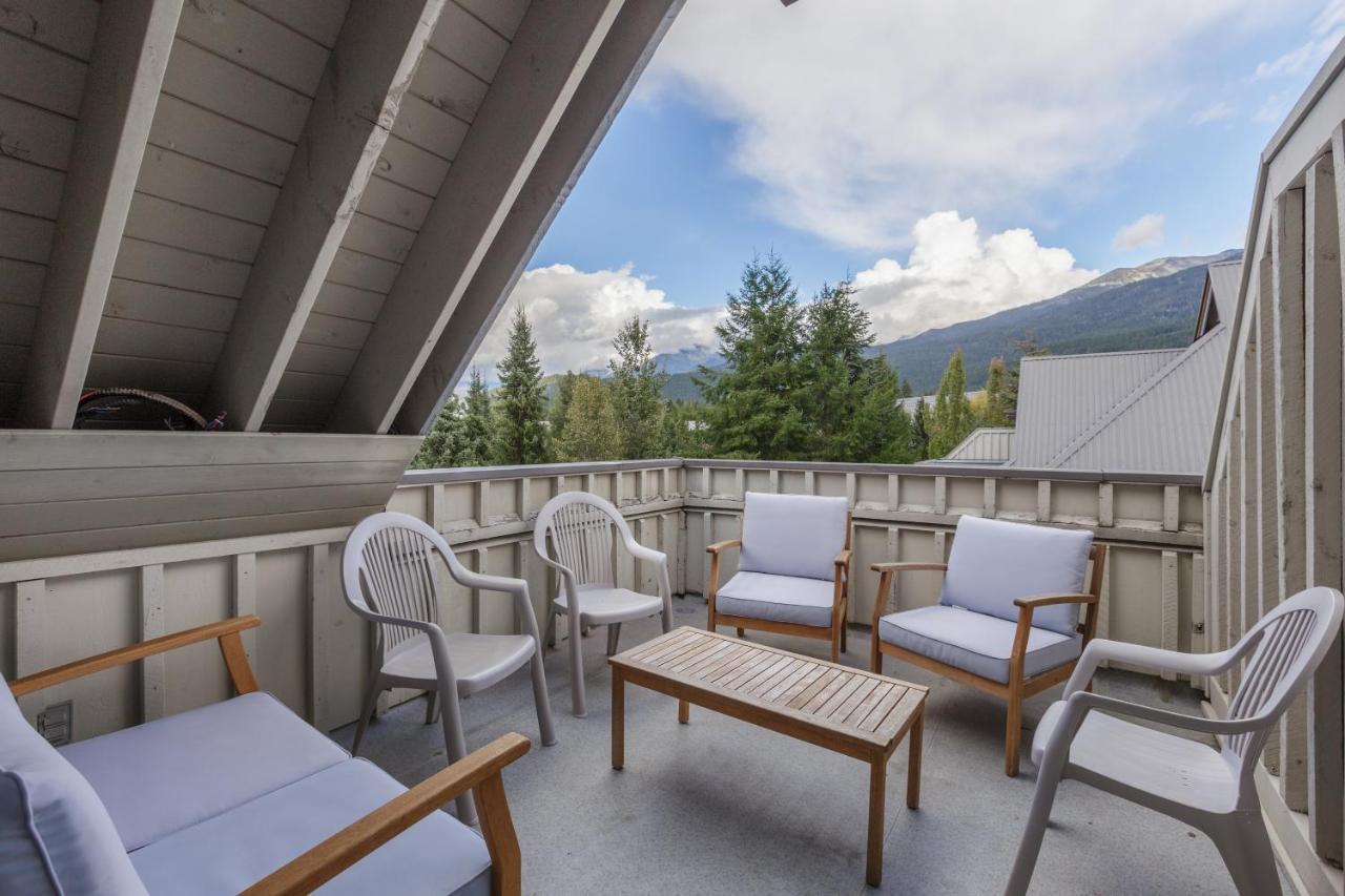 Lagoons By Cozystay Signature Уистлер Экстерьер фото